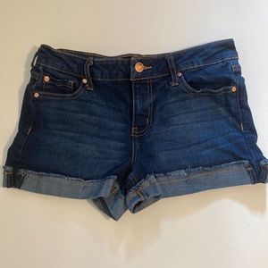 Celebrity Pink 3/26 jean shorts
